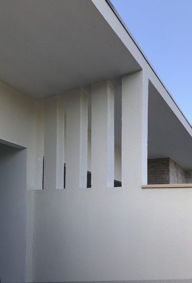 Flutua Arquitetura Picarras Penha Interiores Paisagismo Engenharia e BIM Construcao Condominio Londres casa geminada de um pavimento MG 7694 POS scaled 1