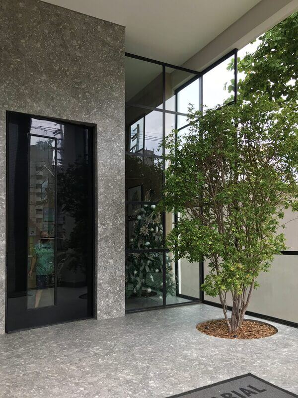 Flutua Arquitetura Picarras e Blumenau Interiores Paisagismo Engenharia e BIM Projeto Decoracao Floriani e Silva Advogados Associados IMG 3619 POS scaled 1